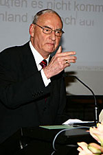 VdK-Präsident und DBR-Sprecherrats-Vorsitzender Walter Hirrlinger am Rednerpult