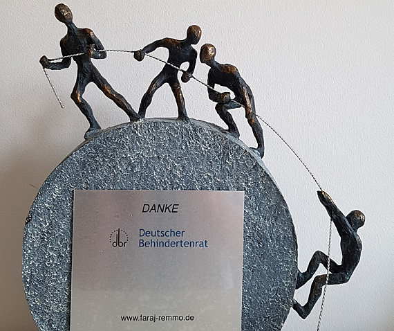 Das Bild zeigt die Skulptur