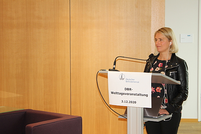 VdK-Präsidentin Verena Bentele am Rednerpult